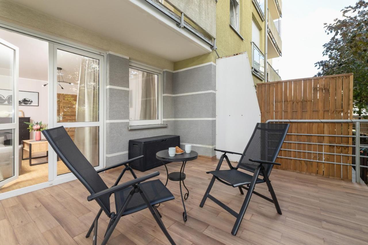 Pleasant Apartment With Terrace Cracow By Noclegi Renters Krakow Luaran gambar