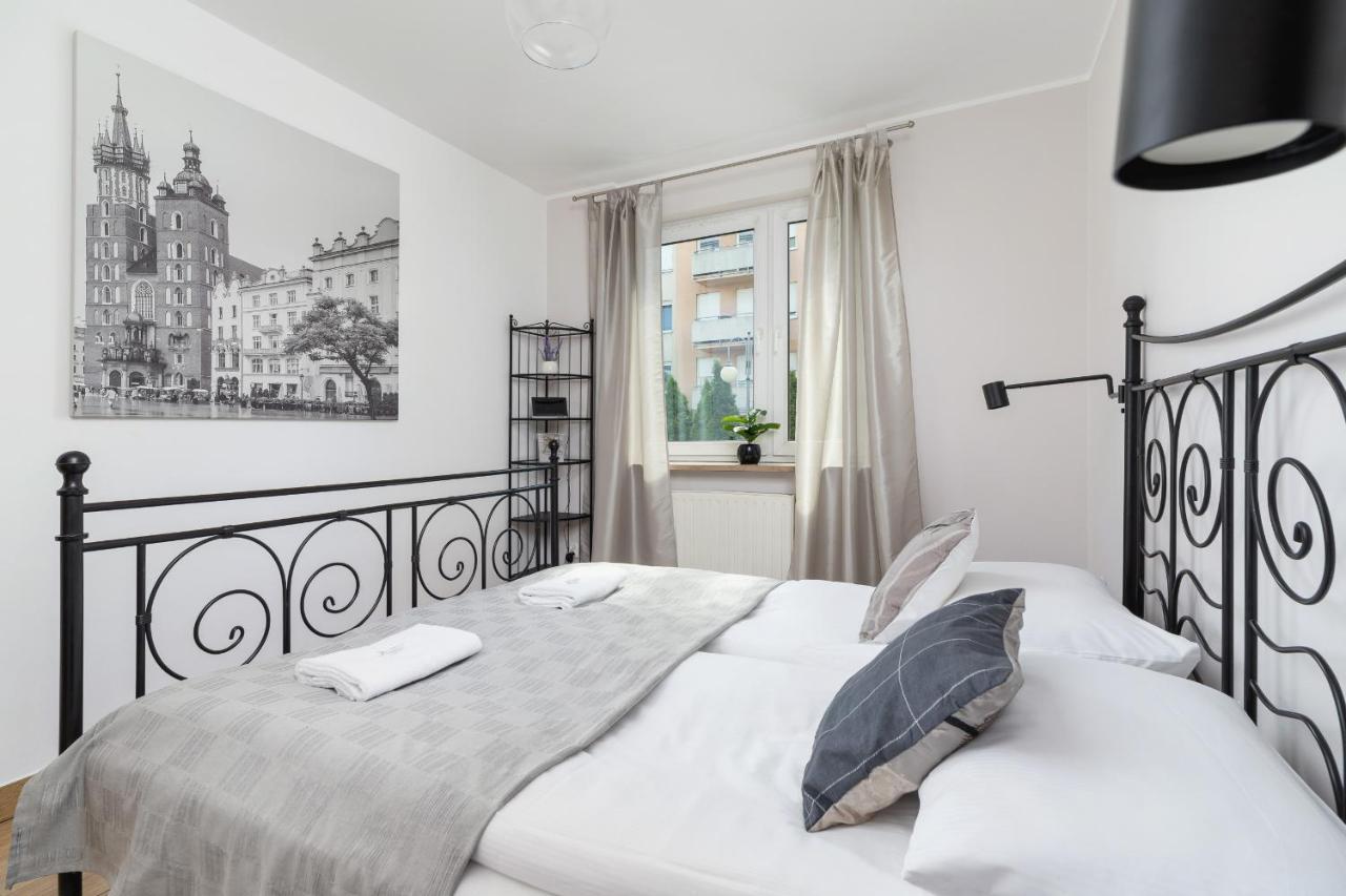 Pleasant Apartment With Terrace Cracow By Noclegi Renters Krakow Luaran gambar
