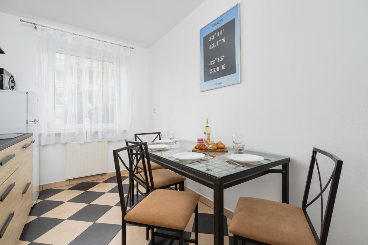 Pleasant Apartment With Terrace Cracow By Noclegi Renters Krakow Luaran gambar